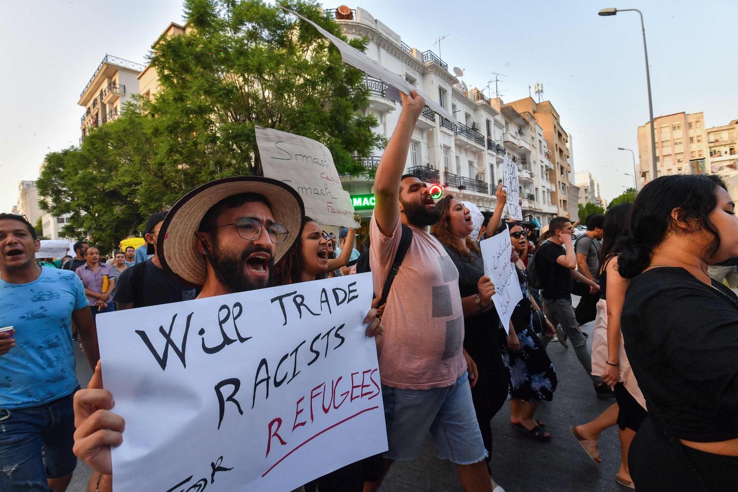 Tunisia rights groups urge aid, shelter for stranded migrants