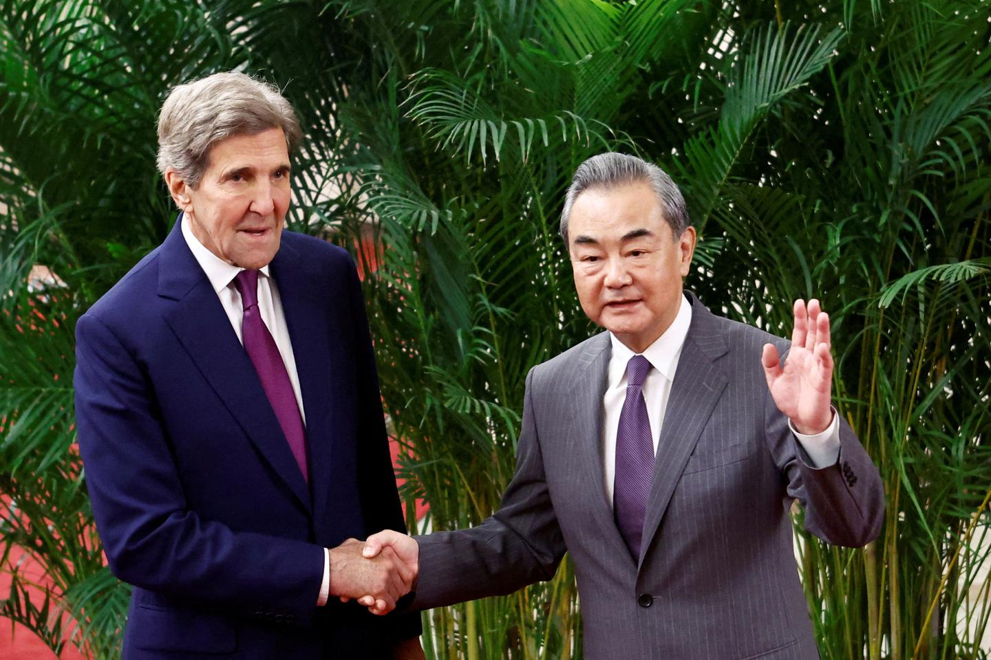 El cambio climático es una «amenaza para la humanidad», dice John Kerry en una visita a Pekín