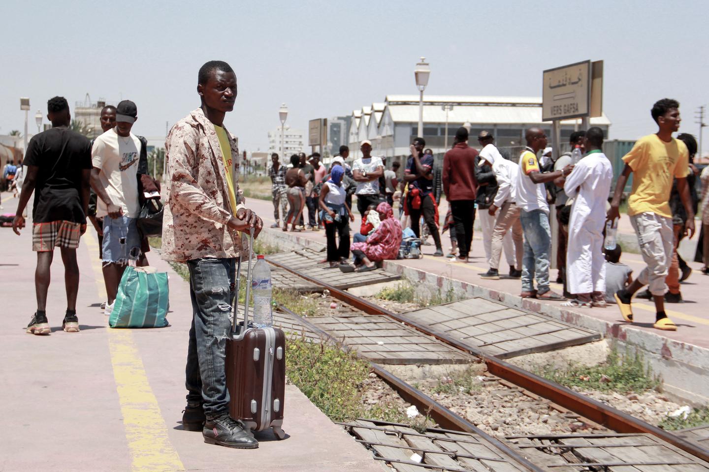 desalojados, atacados y expulsados, los subsaharianos ya no son bienvenidos en Sfax