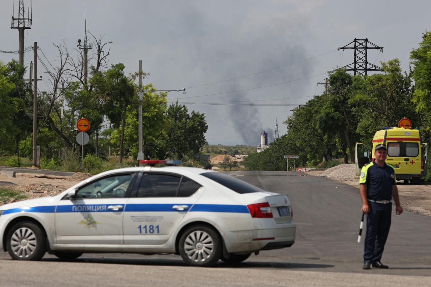 Crimea evacuates thousands over military site fire