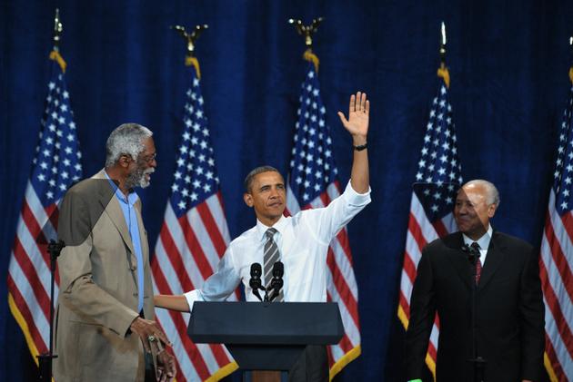 Bill Russell, le président Barack Obama, et l’ancien joueur Lenny Wilkens, à Seattle, en 2011.