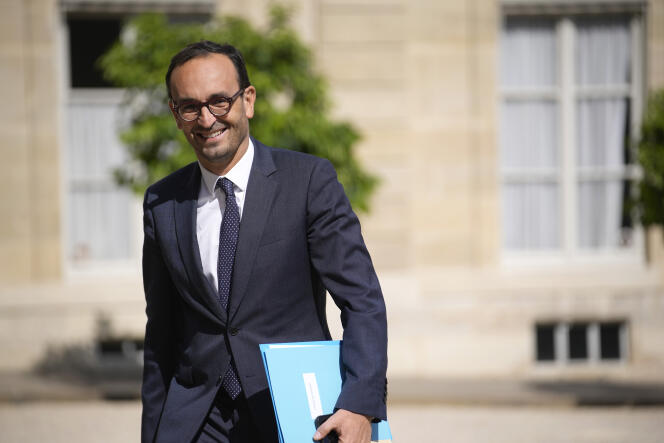 Thomas Cazenave, ministre délégué chargé des comptes publics, arrive à son premier conseil des ministres, le 21 juillet 2023, à l’Elysée, à Paris.