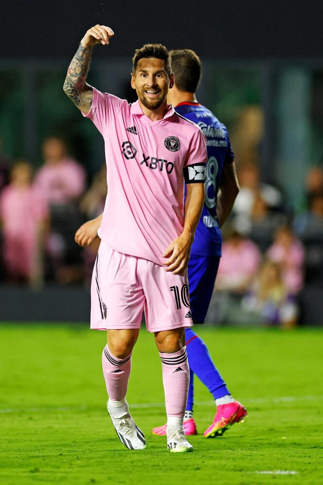 Lionel Messi scores during his Inter Miami debut against Cruz Azul