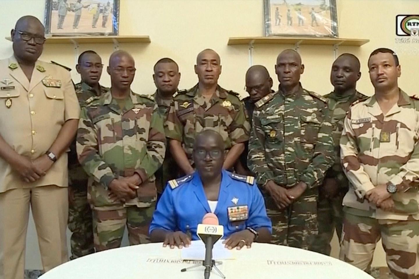 les militaires putschistes affirment avoir renversé le régime du président Bazoum