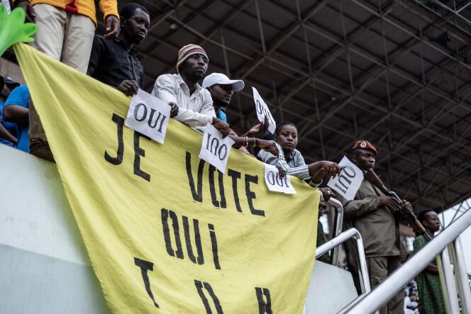 Des partisans de la réforme de la Constitution lors d’un meeting de campagne à Bangui (République centrafricaine), vendredi 28 juillet 2023.