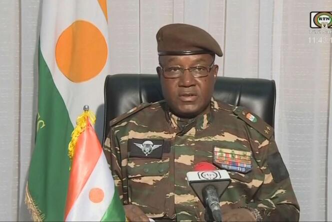 Abdourahamane Tchiani durante su discurso en la televisión nacional de Níger, el viernes 28 de julio de 2023.