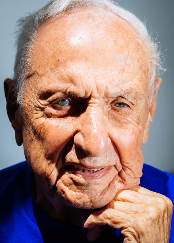 Frank Gehry à son bureau, à Los Angeles , le 27 juillet 2023.