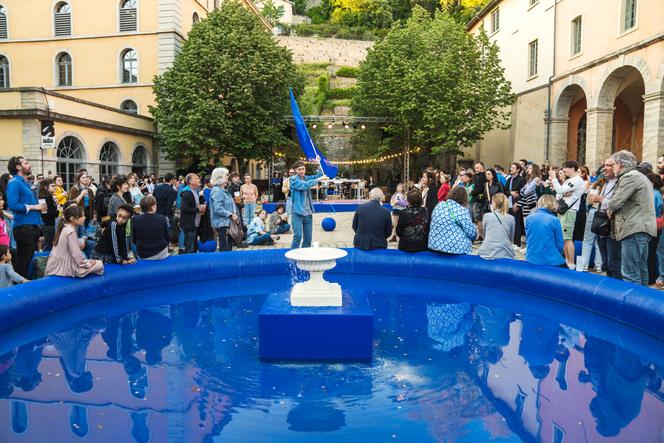 'Bleu' (2023), by Alix Boillot at Les Subsistances, Lyon.
