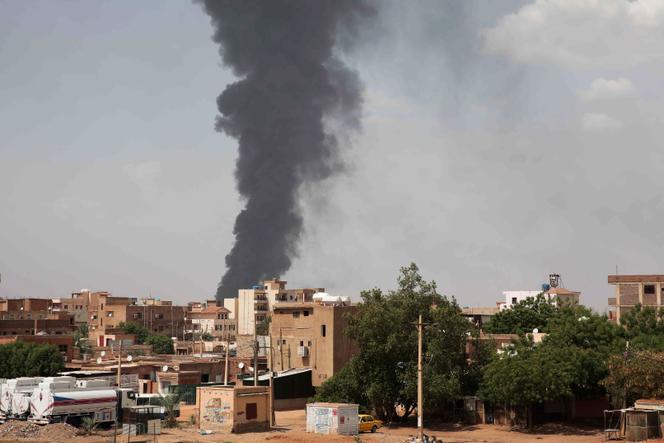 Smoke rises over Khartoum on June 8, 2023, as fighting between the Sudanese army and paramilitary Rapid Support Forces continues.