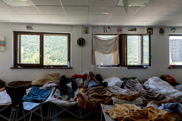 To cope with the arrival of migrants, the refectory of the Solidarity Terraces was transformed into a large dormitory, in Briançon (Hautes-Alpes), on July 27, 2023.
