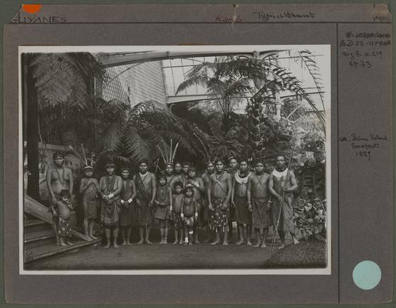 Exhibition de « Caraïbes », en mars 1892 au Jardin d’acclimatation de Neuilly-sur-Seine, près de Paris.