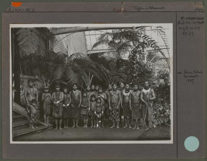 Exhibition de « Caraïbes », en mars 1892 au Jardin d’acclimatation de Neuilly-sur-Seine, près de Paris.