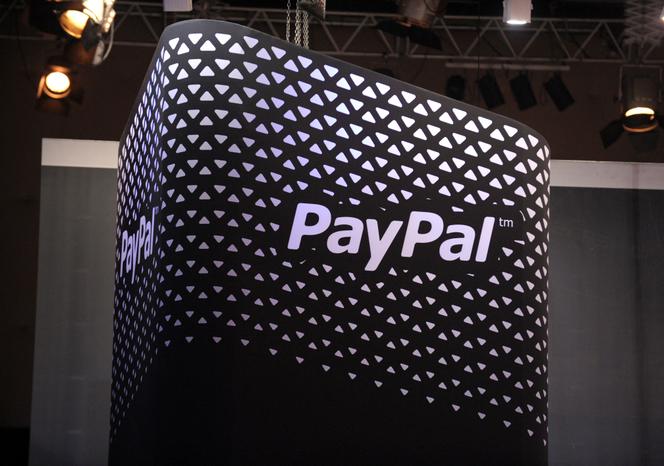 Logo de PayPal, système de paiement privé qui a lancé un « stablecoin » adossé au dollar en 2023. A Saint-Denis, durant LeWeb2013, le 10 décembre 2013.