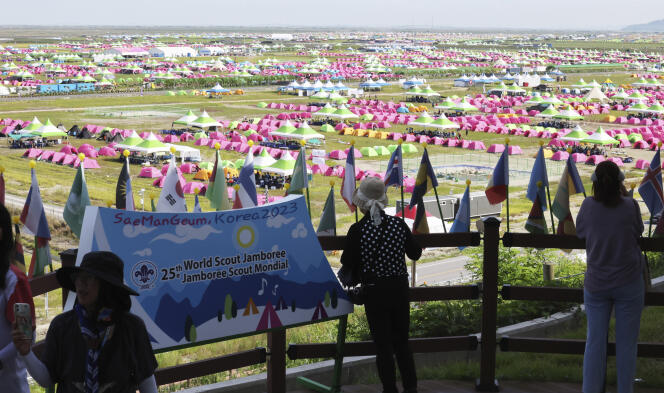 Carpas instaladas en Corea del Sur para recibir a la gran fiesta scout mundial el 4 de agosto de 2023. 