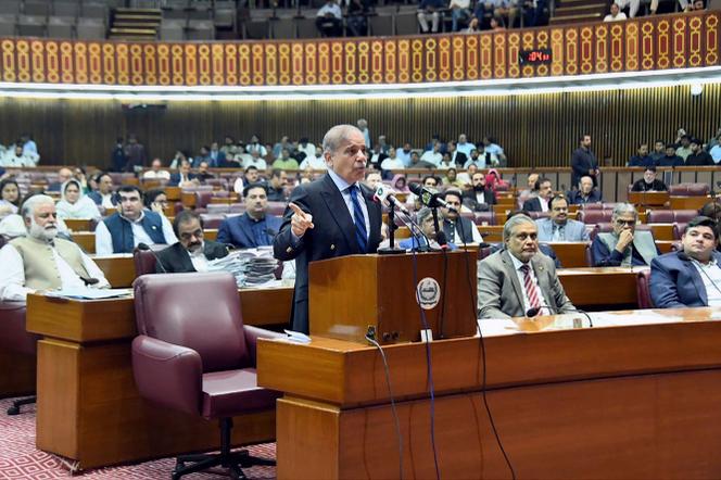 Le premier ministre du Pakistan, Shehbaz Sharif, au Parlement, le 9 août 2023. 