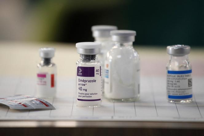 Arrow's drug, Omeprazole, is seen in the COVID-19 Intensive Care Unit (ICU) at the Centre Cardiologique du Nord private hospital in Saint-Denis, near Paris, amid the coronavirus disease pandemic in France, May 4, 2021. REUTERS/Benoit Tessier