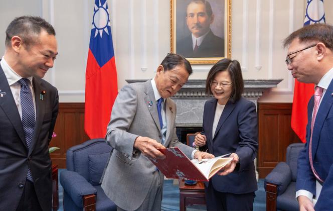 Taiwan President Tsai Ing-wen and Liberal Democratic Party Vice President Taro Aso in Taipei, August 8, 2023.