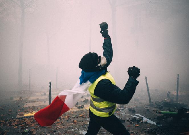 Yellow Vests demonstration, avenue Friedland in Paris, December 1, 2018. Photo published in Libération.