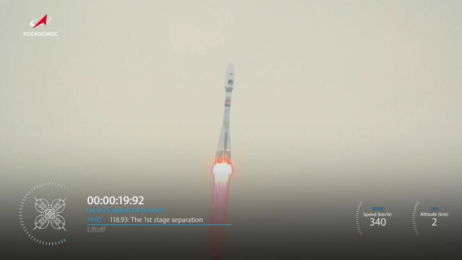 Esta captura de pantalla tomada de un video de la compañía espacial estatal rusa, Roscosmos, muestra el despegue del cohete Soyuz que transportaba la sonda Luna-25, desde la plataforma de lanzamiento del cosmódromo de Vostochny, Rusia, el 11 de agosto de 2023.