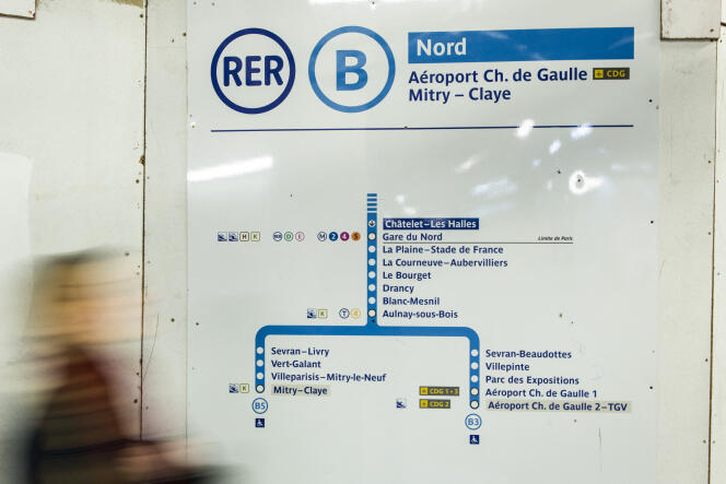 Mapa del RER B en la estación de Châtelet-Les-Halles, en París, el 8 de marzo de 2016.