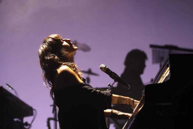 Juliette Armanet durante un concierto en el Festival Aio, en Ajaccio, el 31 de julio de 2023.