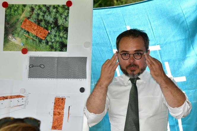 Étienne Desplanques, Prefect of Corrèze, at the excavation site near Meymac, August 16, 2023. 