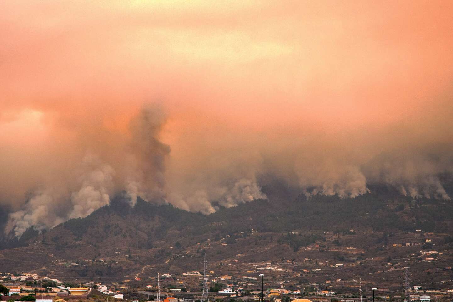 Tenerife has burned nearly 4,000 hectares