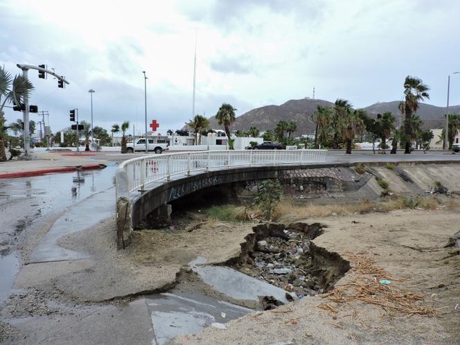 Hurricane Hilary hits Mexico's Baja California peninsula, in Cabo San Lucas, Mexico August 19, 2023. 
