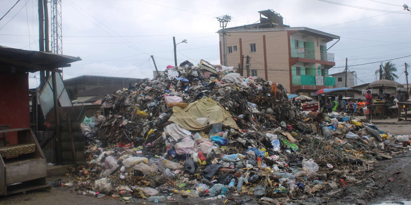 Au Cameroun, la capitale économique Douala croule sous les ordures