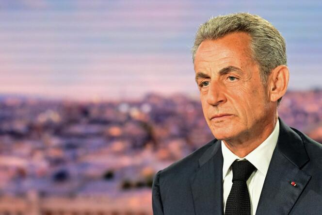 Nicolas Sarkozy en el plató del informativo de televisión TF1, en Boulogne-Billancourt, el 23 de agosto de 2023.