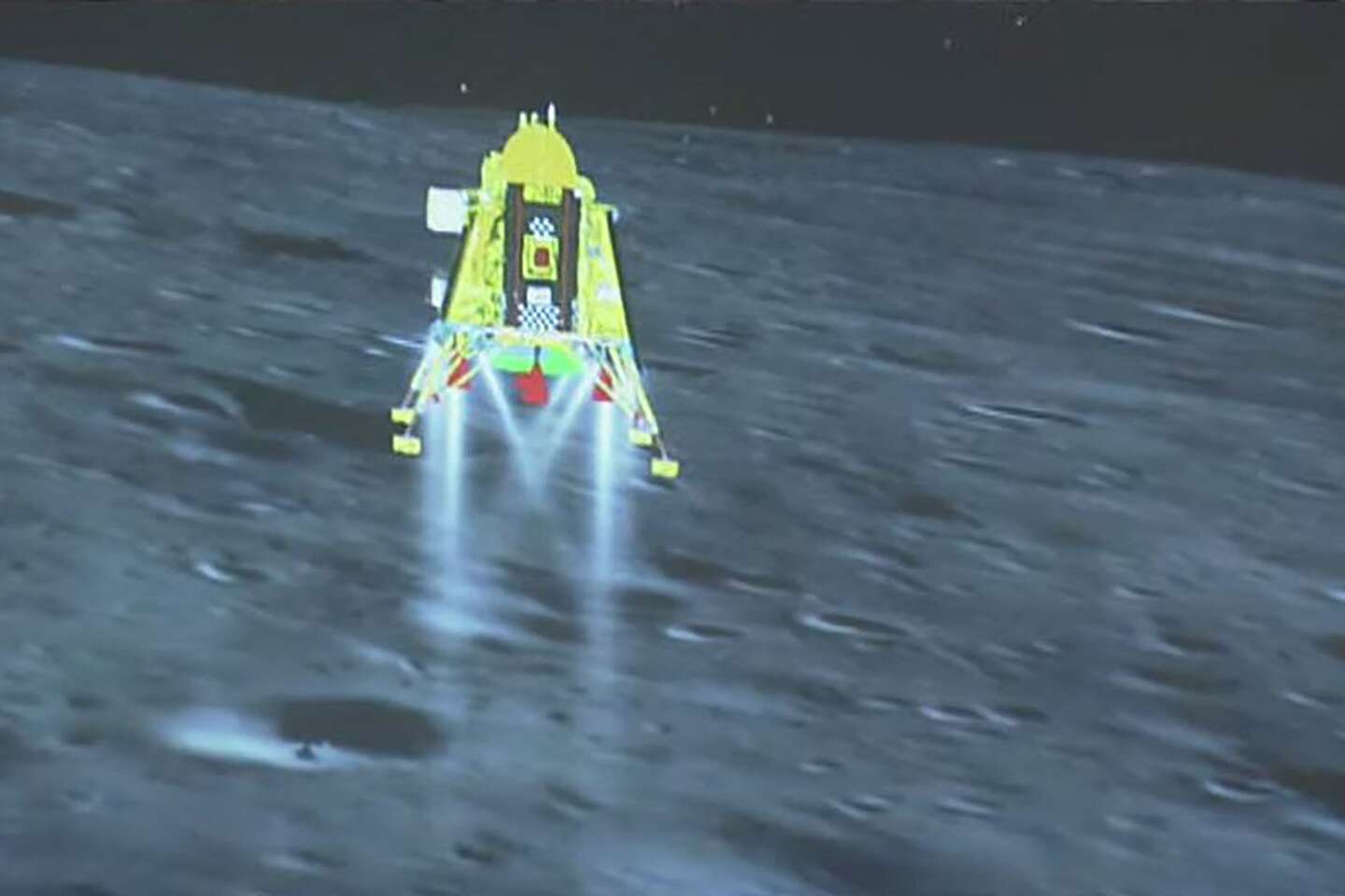 Uma sonda indiana pousou perto do pólo sul da Lua, a primeira desse tipo no mundo