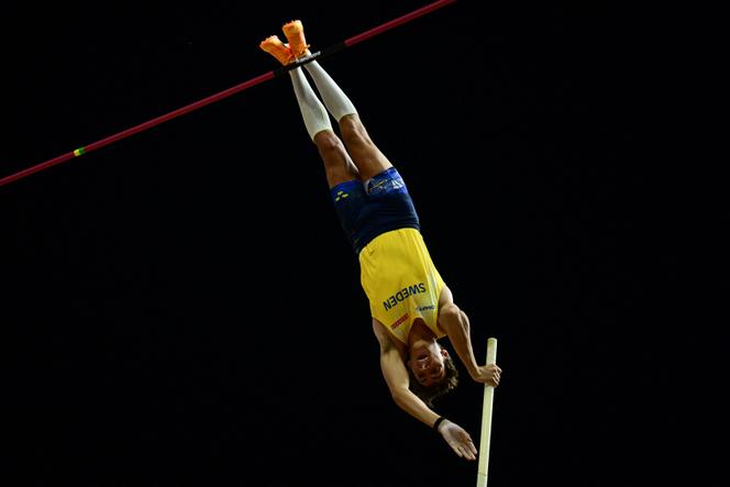 Sweden's Armand Duplantis competes in the men's pole vault final during the World Athletics Championships at the National Athletics Centre in Budapest on August 26, 2023.