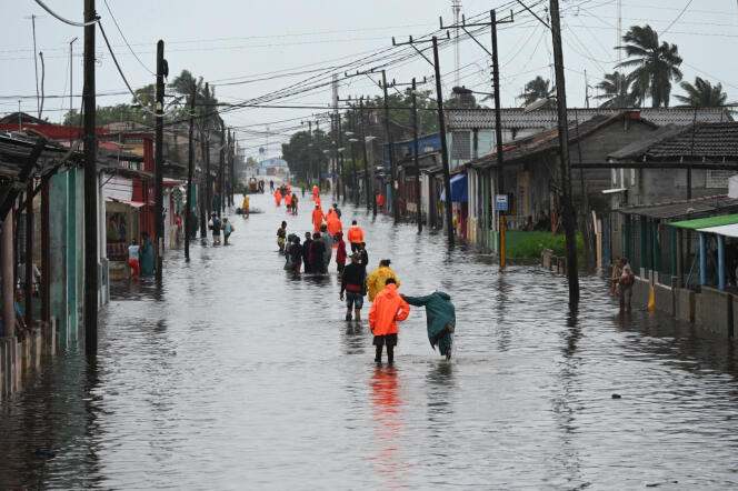 Inundaciones después de que la tormenta tropical Idalia azotara Batabano, provincia de Mayabeque, Cuba, el 29 de agosto de 2023.