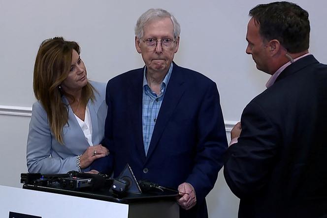 Top US Senate Republican Mitch McConnell appears to freeze up for more than 30 seconds during a public appearance before he was escorted away, the second such incident in a little more than a month, after an event with the Northern Kentucky Chamber of Commerce in Covington, Kentucky, US August 30, 2023 in a still image from video. 