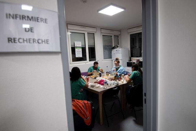 Praticiens en garde de nuit à l’hôpital Louis-Mourier de Colombes (Hauts-de-Seine) , en 2021. 