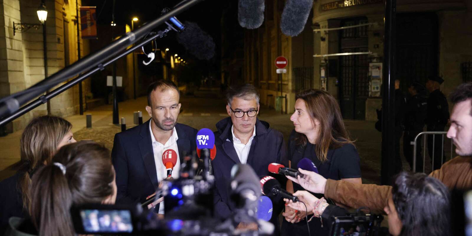 Emmanuel Macron Manuel Bompard (LFI), Olivier Faure (PS) et Marine Tondelier (EELV) s’adressent aux médias après la rencontre avec Emmanuel Macron, jeudi 31 août 2023.