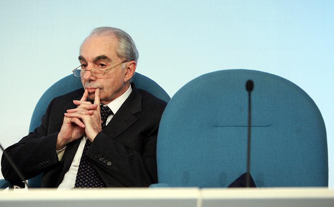 Italian Interior Minister Giuliano Amato during a press conference after a cabinet meeting in Rome, March 16, 2007.