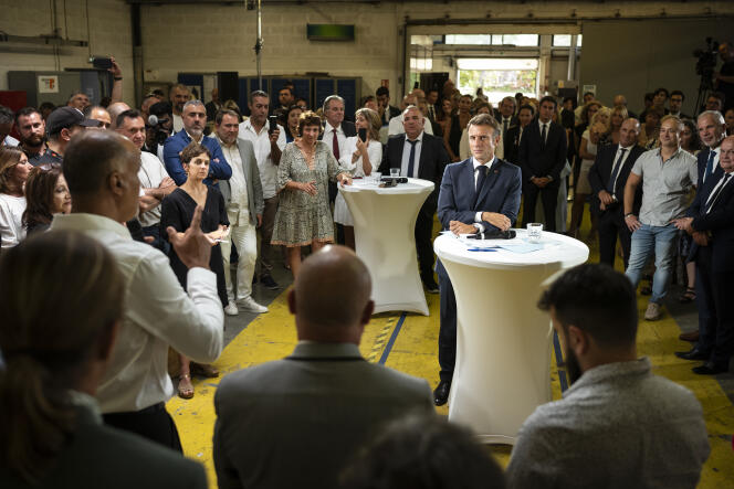 Emmanuel Macron au lycée professionnel de l’Argensol, à Orange (Vaucluse), le 1er septembre 2023. 