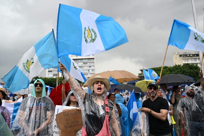 Manifestación en Ciudad de Guatemala, 2 de septiembre, para exigir la renuncia de la Fiscal General Consuelo Porras y del Fiscal Rafael Curruchiche, acusados ​​de provocar una crisis electoral.
