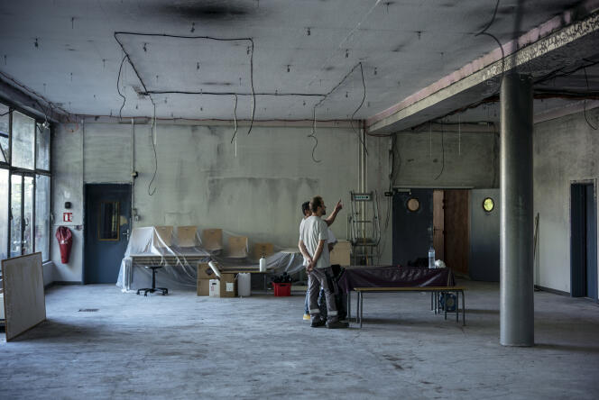 Rehabilitation work after a fire caused during the riots, at the Marguerite-Perey school in Cronenbourg (Bas-Rhin), September 4, 2023. 