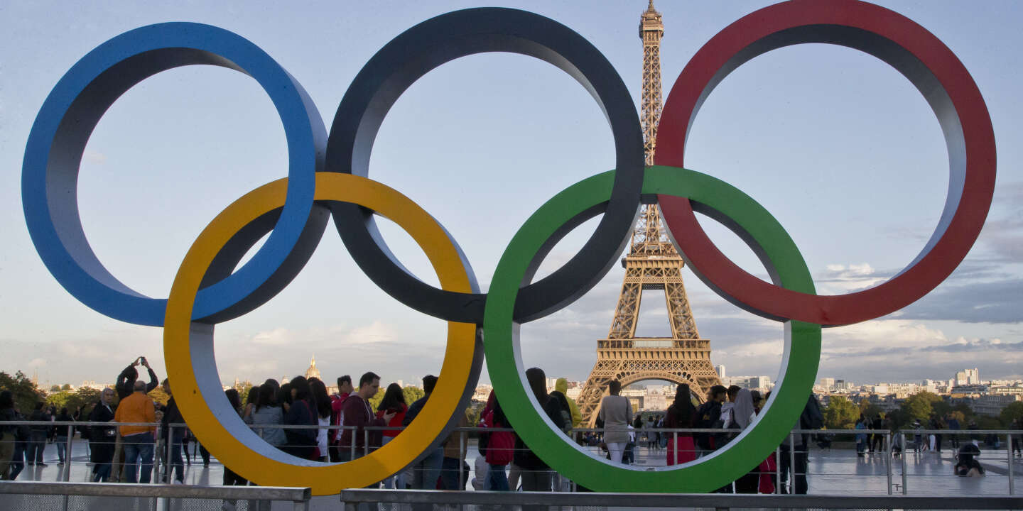 Secondo Emmanuel Macron: “Non può esserci la bandiera russa ai Giochi di Parigi”.
