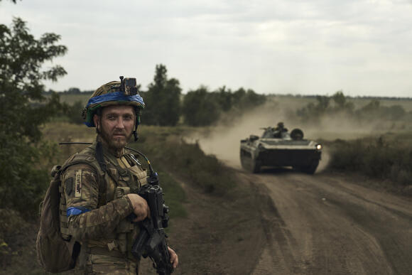 Un soldat de la 3e brigade d’assaut séparée de l’Ukraine près de Bakhmout, dans la région de Donetsk (Ukraine), le 4 septembre 2023.
