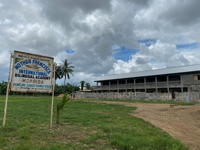 En octobre 2020, la Mother Francisca International Bilingual School, à Kumba, avait été la cible d’une attaque ayant fait sept morts.