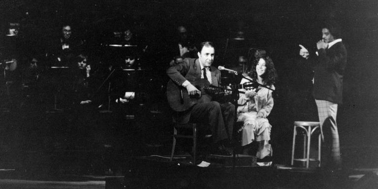 Bebel and Joao Gilberto on stage_1978_Theatro Municipal de Sao Paulo