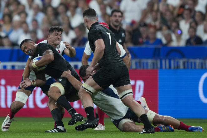 Rugby World Cup: France win thrilling opener over New Zealand 27-13