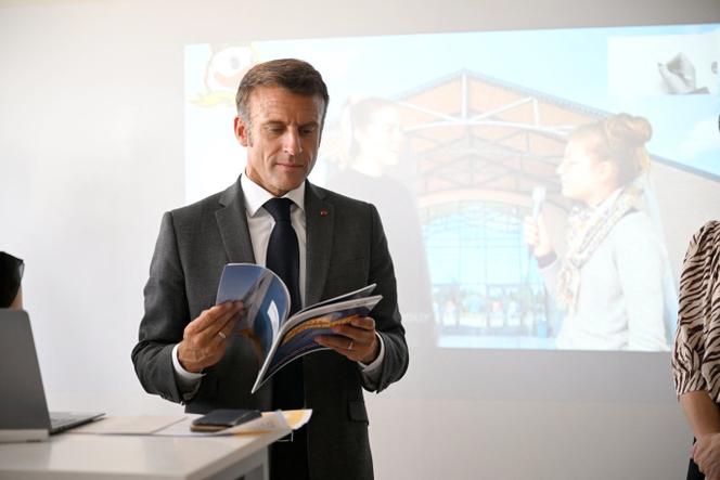 Emmanuel Macron, au collège Daniel-Argote, à Orthez (Pyrénées-Atlantiques), le 5 septembre 2023.