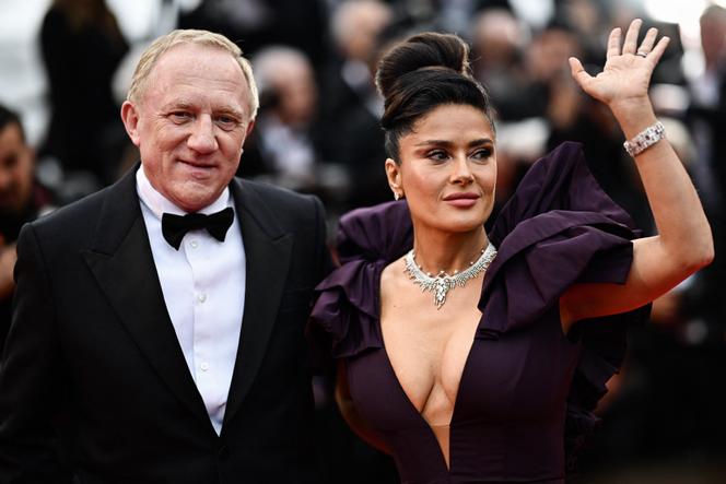 François-Henri Pinault, PDG de Kering, et son épouse, l’actrice Salma Hayek, lors du Festival de Cannes, le 20 mai 2023.