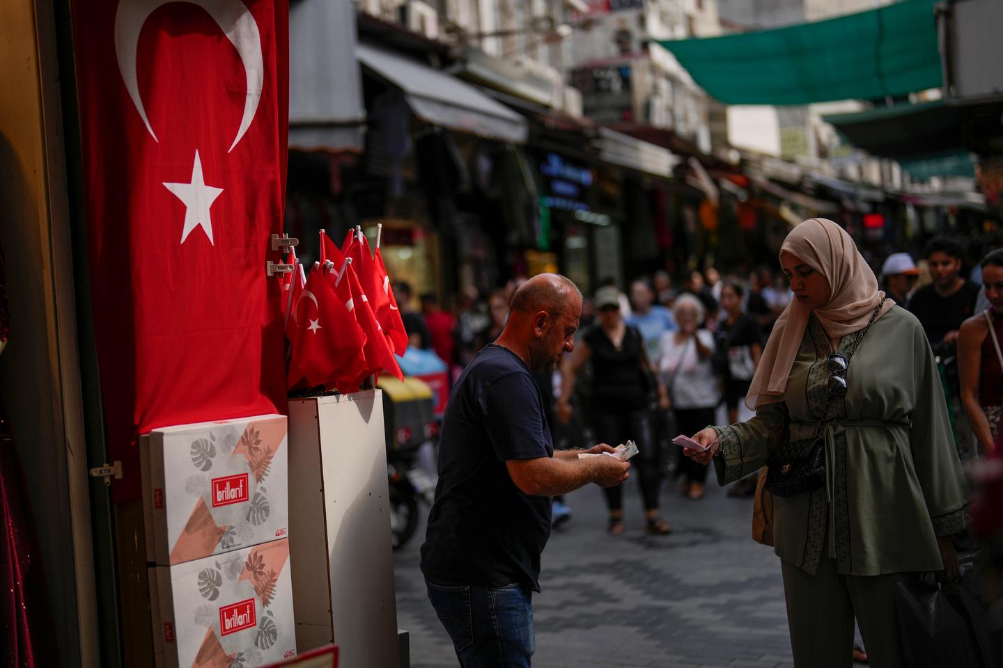 Facing unabated inflation, Turks look for ways to make do
