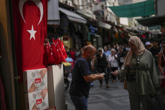 A street market in Istanbul (Turkey), September 6, 2023.