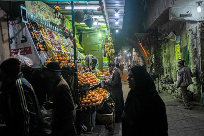 Sur un marché du quartier d’Al-Azhar, au Caire, en janvier 2023.